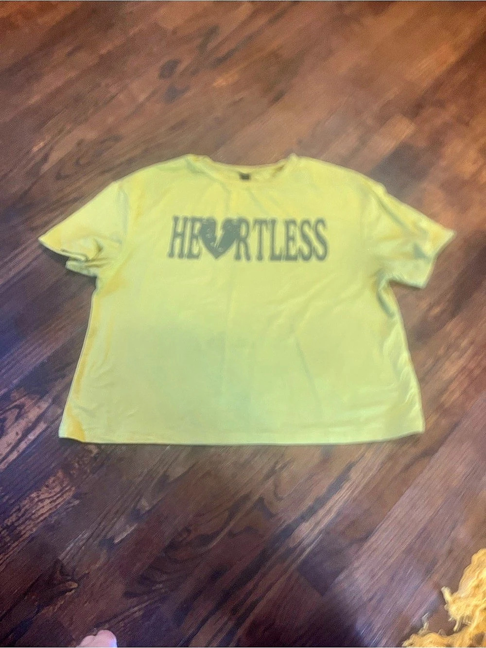 Graphic Tee in Green-Yellow